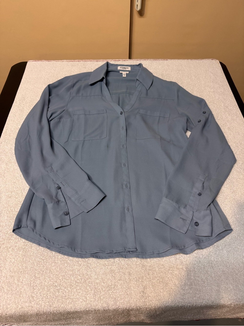 Women’s Express Portofino Slate Blue Button-Up Blouse. Size Medium Slim